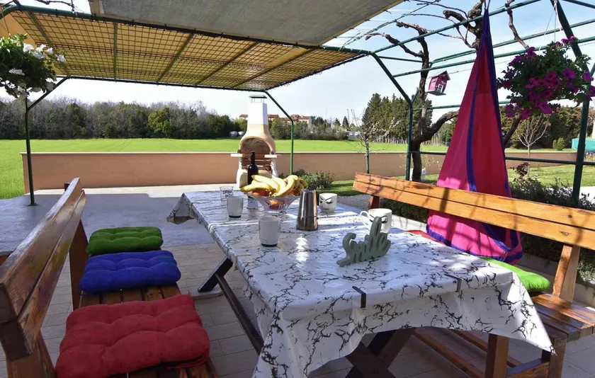 Holiday apartment for 4 people with air conditioning near the sea - Image 1