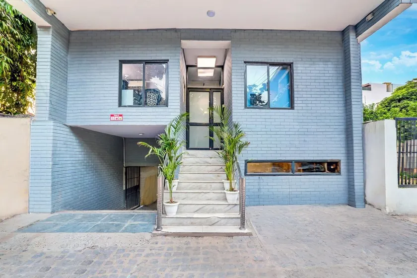 Classic With Balcony O DLF Phase 1 - Image 1
