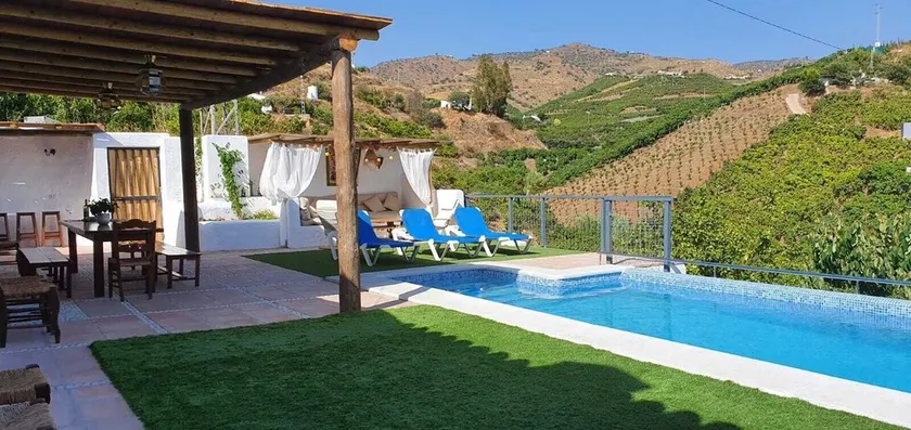 Beautiful country house with chill out - Image 1