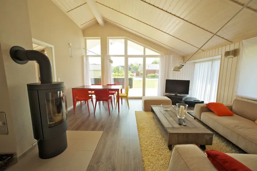 Casa de madera exclusiva con alto sentido justo en el dique del Mar del Norte - Image 1