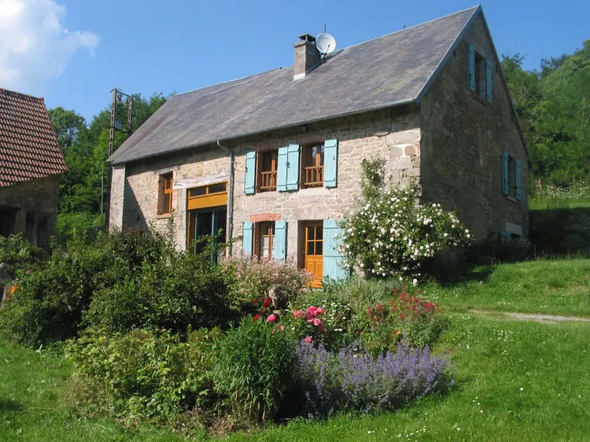 Gite 'Croisée des Chemins': character house in Lépinas (Limousin) - Image 1
