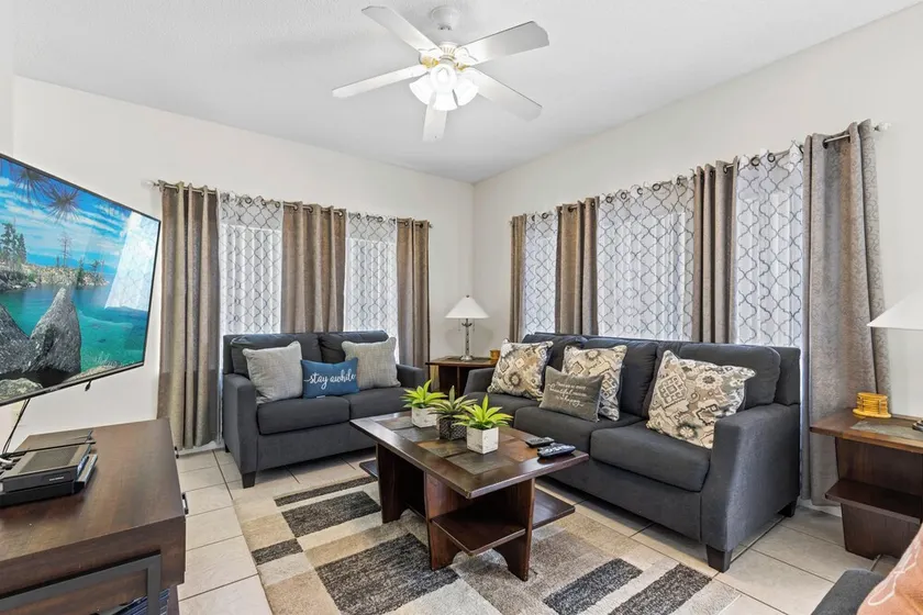 Gorgeous 4 bdrm Resort Townhome - Image 1
