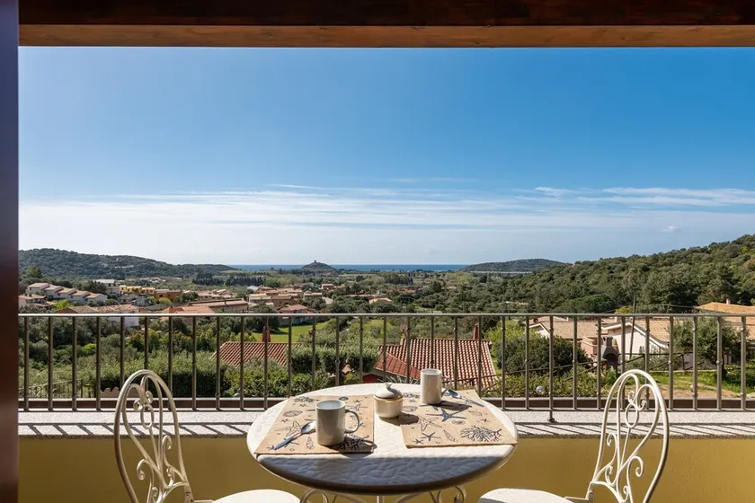 Casa de férias 'Casa Panoramica a Chia' com vista para o mar, varanda, jardim - Image 1