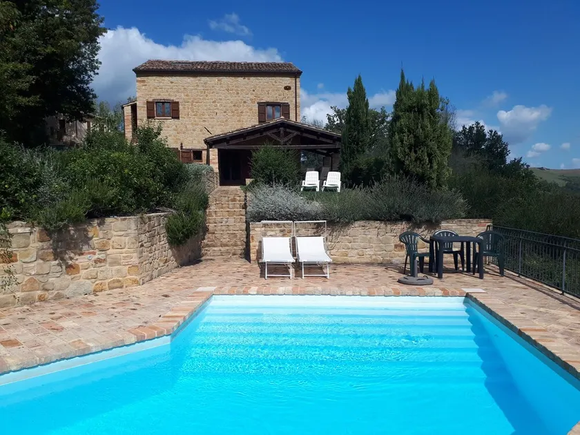 Restauriertes Landhaus mit privatem Swimmingpool und hübscher Aussicht - Image 1