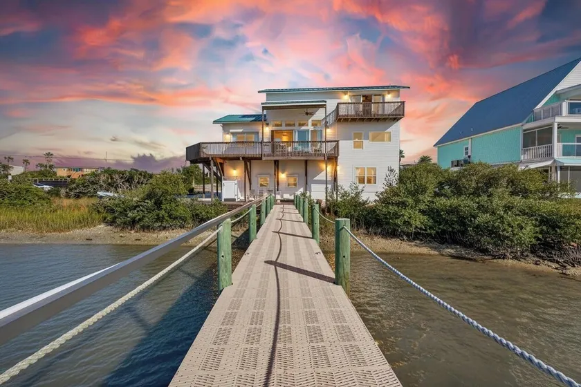 Directly on Intracoastal Sunsets on the East Coast, king beds in every bedroom! - Image 1