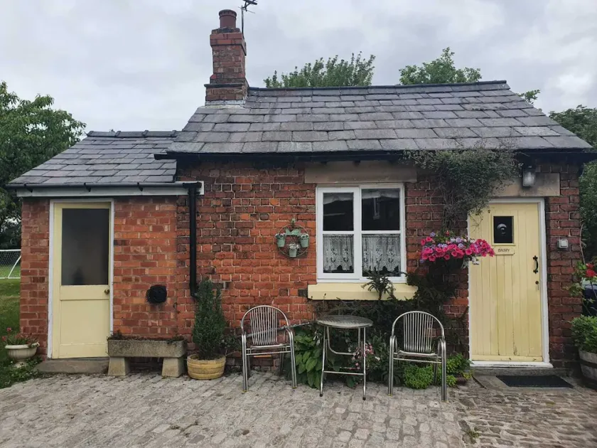 Cottage-Ensuite-The Dairy - Image 1
