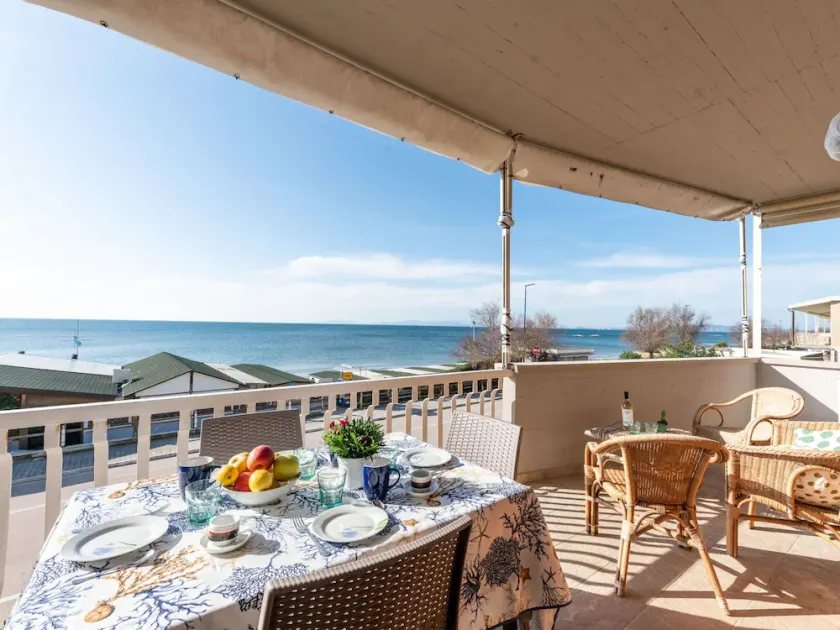 Nice apartment for 4 guests with WIFI, TV, terrace and pets allowed - Image 1
