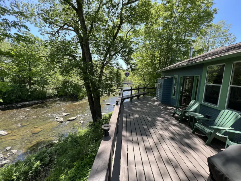 Cozy Cottage overlooking beautiful Loyalhanna Creek in Historic Ligonier! - Image 1