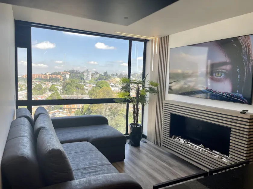 Apartasuite de Lujo Inteligente con Chimenea - Image 1