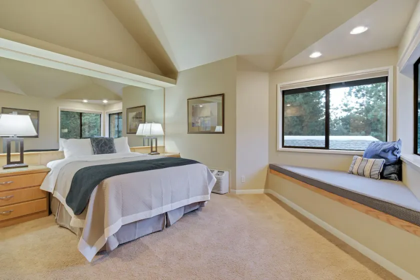 Private Suite im Hotelstil in Bend mit Zugang zum Fitnesscenter. - Image 1