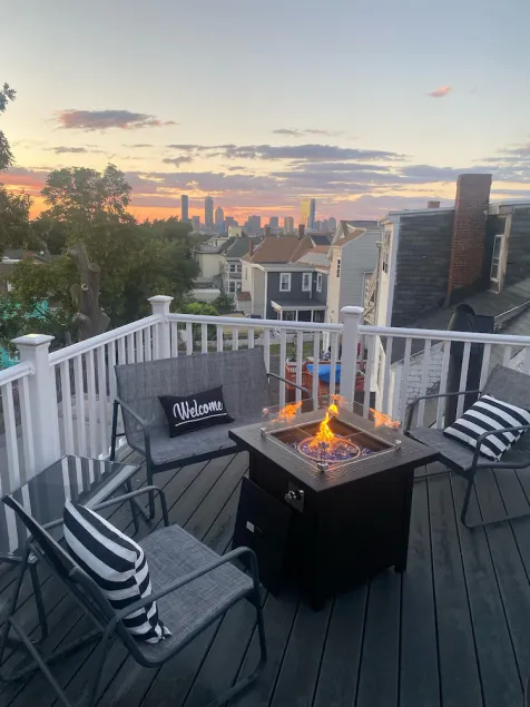 Cozy & comfy in-law suite with Boston skyline view - Image 1
