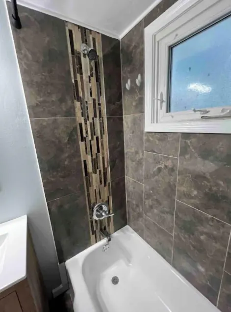 Beautiful furnished 2 bdr great location Elmwood - Image 1