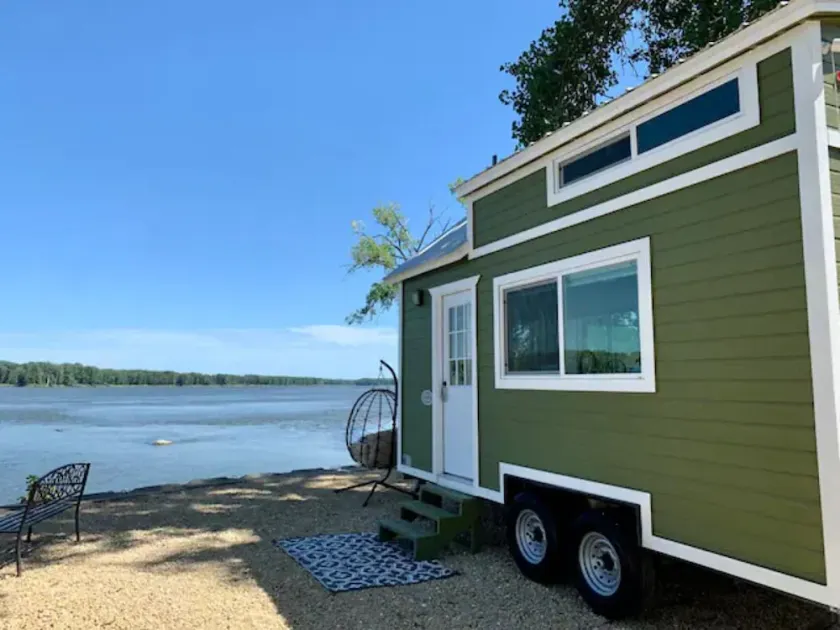 The River's Edge - Tiny Home 3 - Image 1