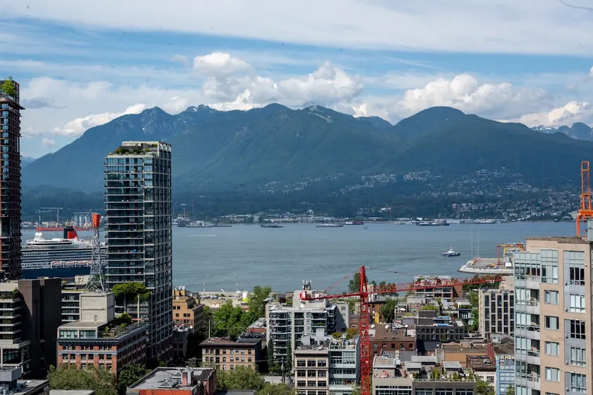 Vancouver condo: surreal water/mountain/harbor views 2Beds/2BA - Image 1