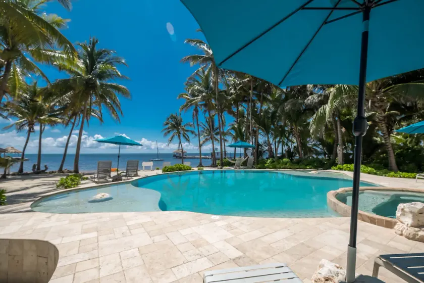 San Pedro's Hidden Treasure. Walk to Town. Beach, Pool, 18+ - Image 1