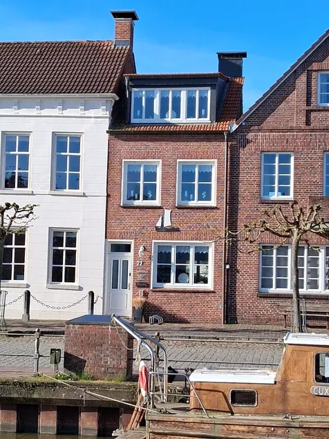 NUOVO! Casa vacanze con una vista unica sul porto storico di Weener - Image 1