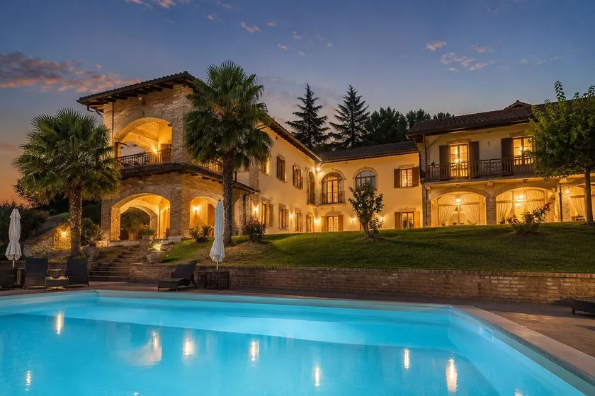 The Country House, totally exclusive for groups and family units. - Image 1