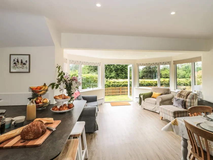 Ammerham Farm Cottage - Image 1