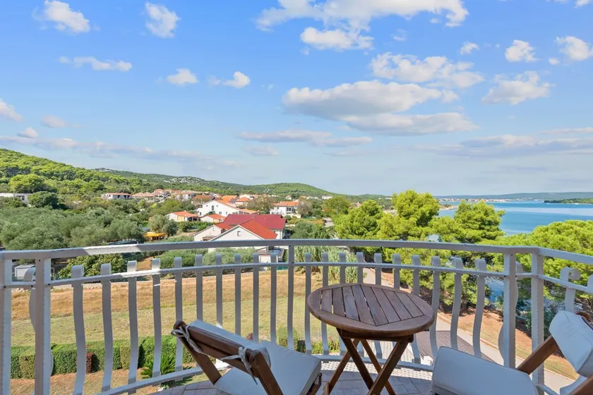Four-bedroom apartment near beach Kraj, Pašman (A-334-f) - Image 1