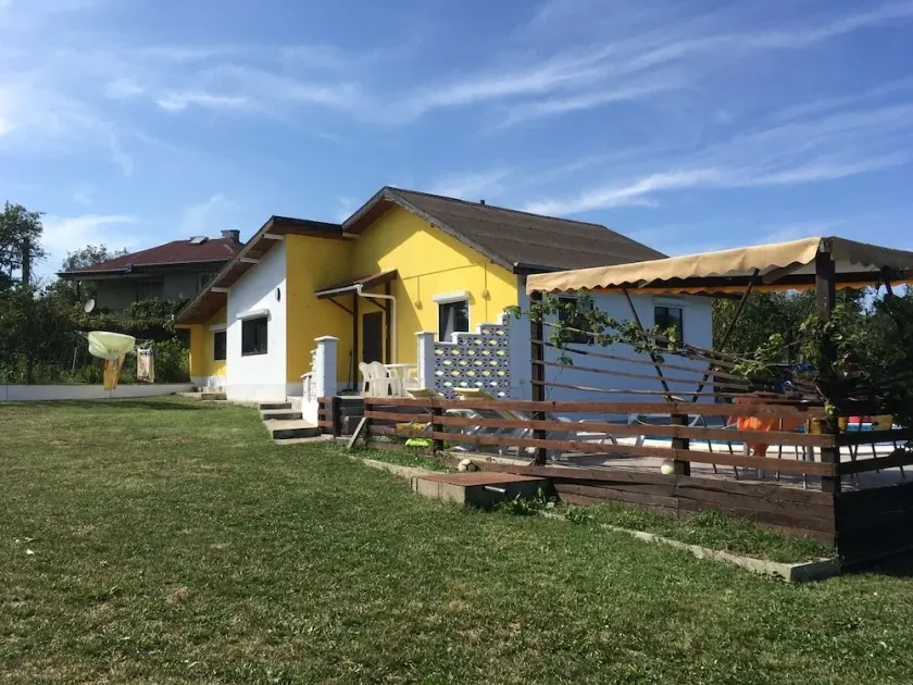 Einladende 4-Schlafzimmer-Villa in Dolishte - Image 1