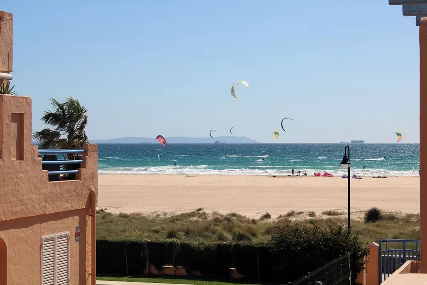 Wunderschöne Maisonnett Wohnung direkt am Strand mit Poolanlage - Image 1