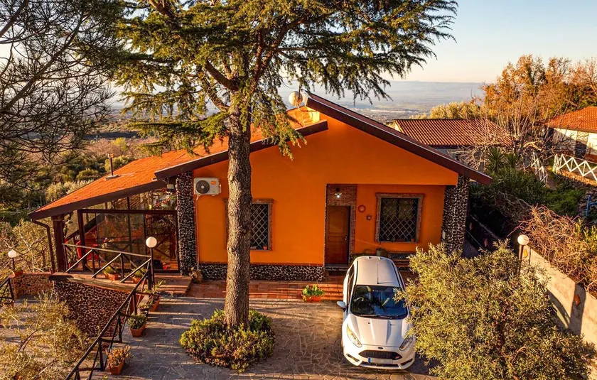 Lovely home in Belpasso with WiFi - Image 1