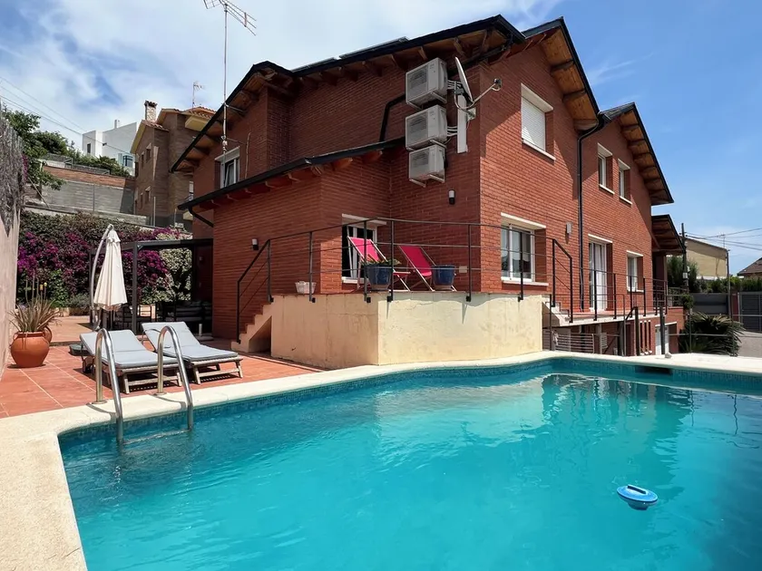 Beautiful apartment, garden and swimming pool, 20km from Barcelona, suitable for pets - Image 1