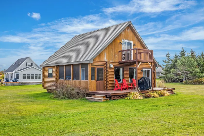 Beautiful 3 Br Log Cabin Close to White Sand Beach - Image 1