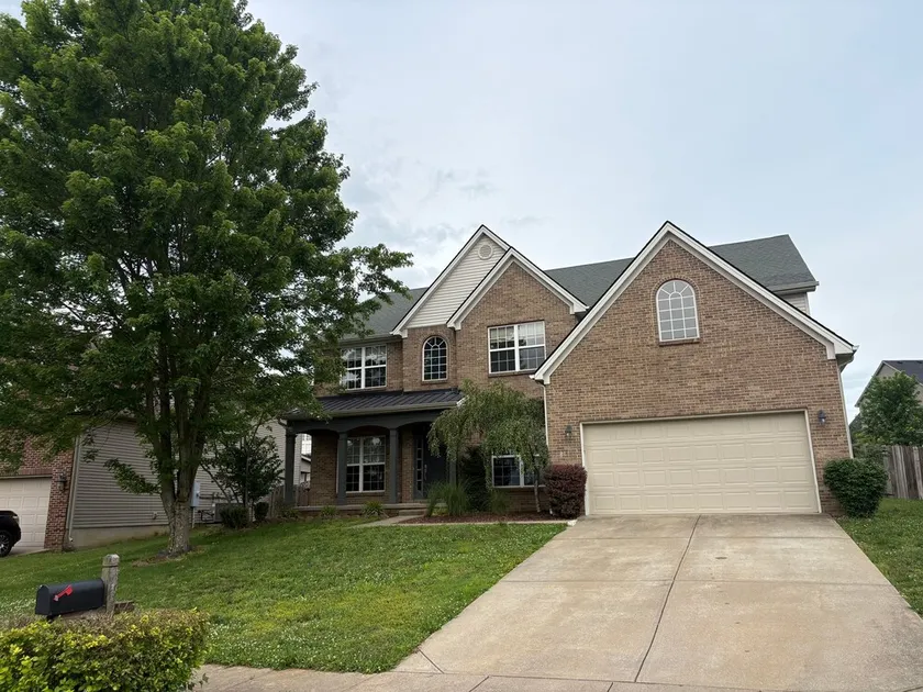 Beautiful Full of Light 6 Bedroom's House - Image 1