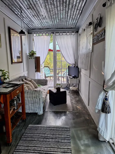 Kokomo Farms Tiny Eco/Artists Cabin off grid - Image 1