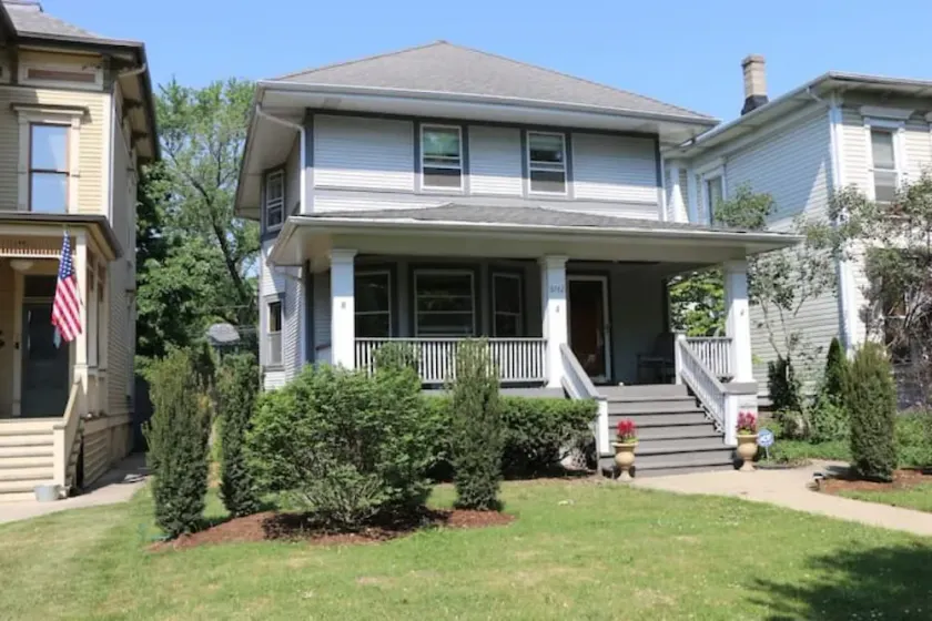 Historic Home with Outdoor Hot Tub Near Downtown in Public Transportation Hub - Image 1