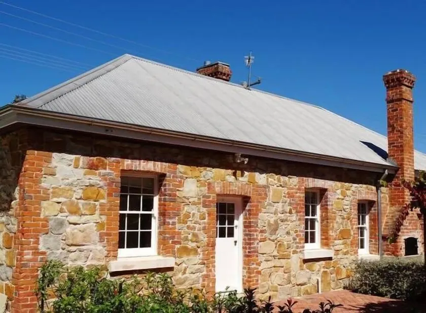 \"White Rose Cottage\" von Tenterfield Accommodation - Image 1