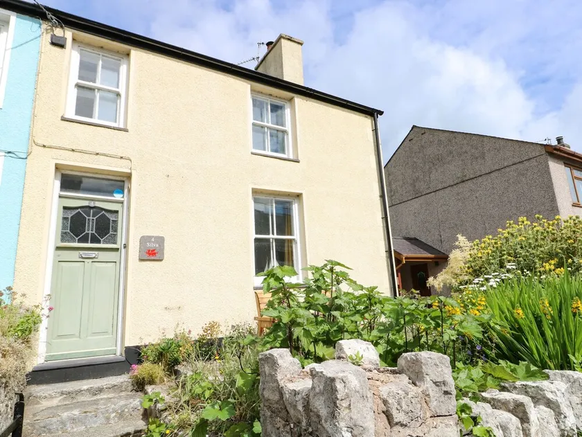 SILVA, pet friendly, with open fire in Penmon - Image 1