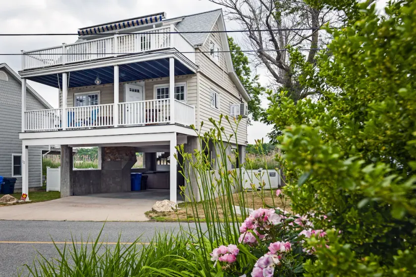 Perfect Water View Year-Round Cottage! - Image 1