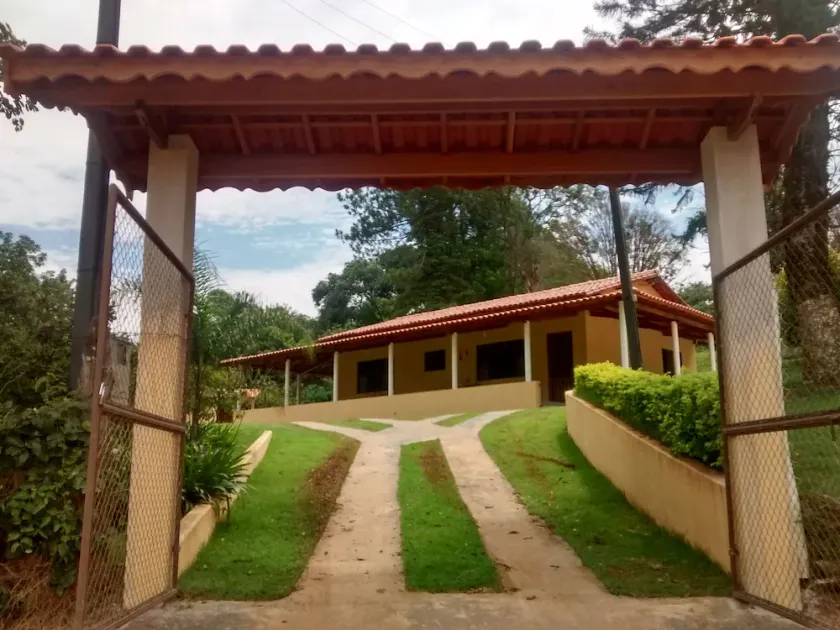 paz y tranquilidad con practicidad, casa a solo 100 metros de tiendas locales - Image 1