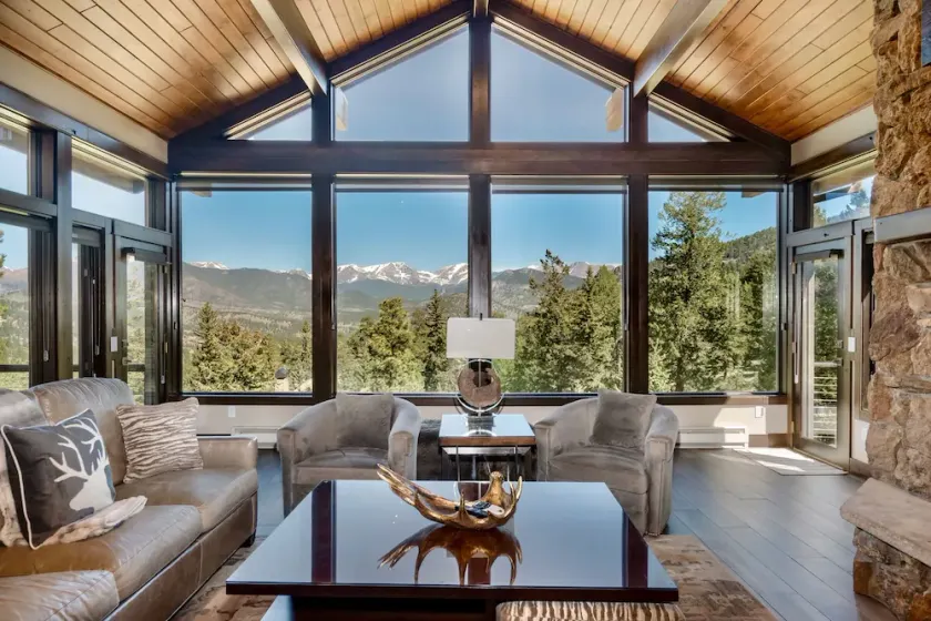 Hyler Mountain Lodge Vacation Home at Windcliff - Image 1