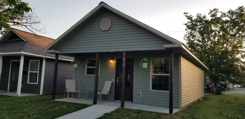 New 1 bedroom cottage right off Route 66. - Image 1