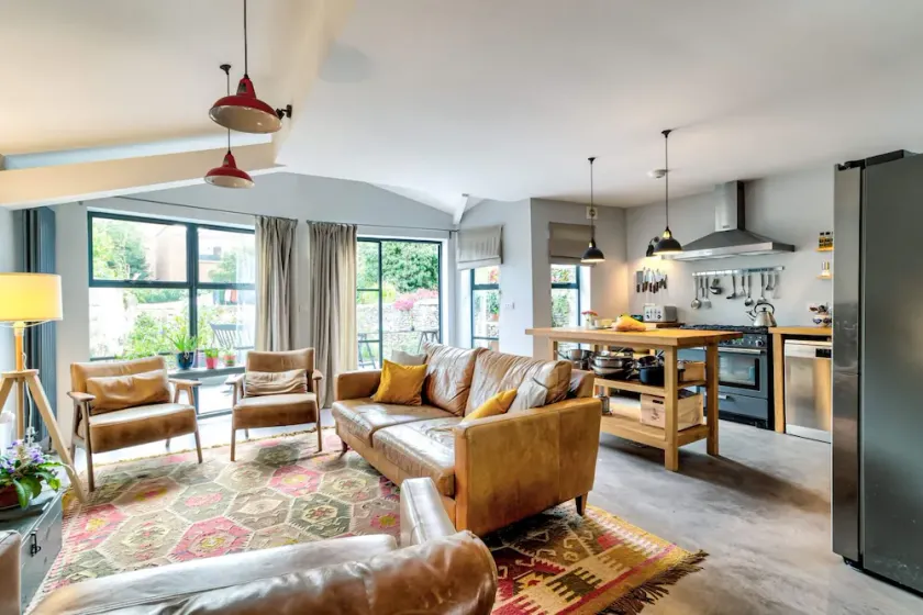 Port Meadow View | Oxford Holiday Let | 3 Beds & Sleeps 6 - Image 1
