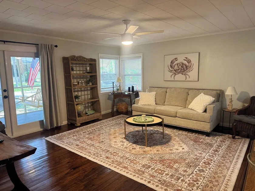 Old Homosassa Living! Seconds to all the action! - Image 1