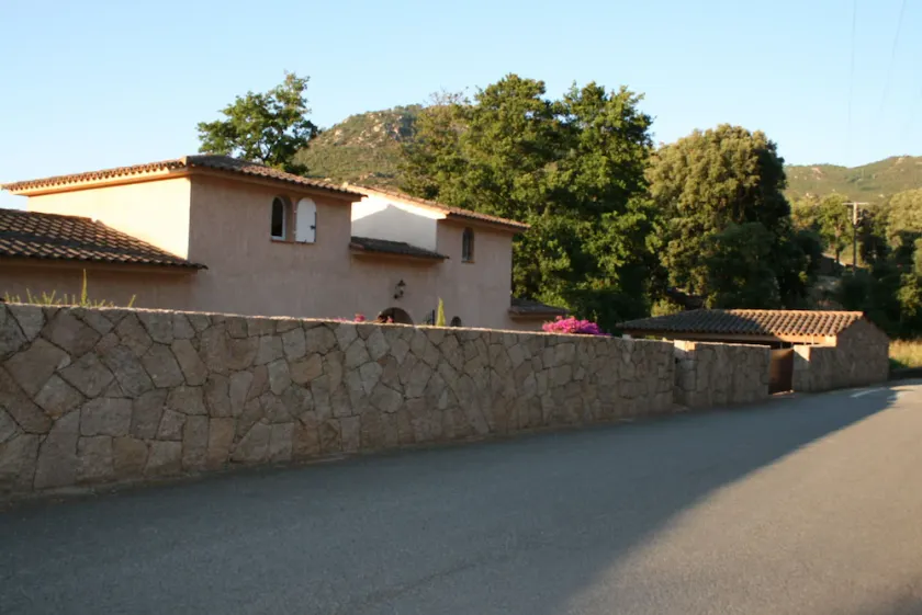 RESIDENCE DES CHAMPS             AU CALME GARANTI       PISCINE - Image 1