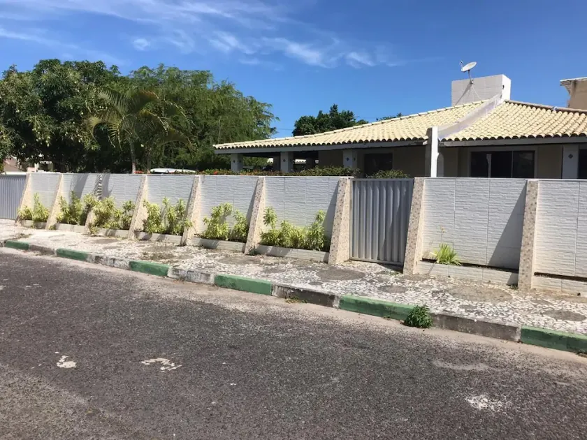 Large garden house near the beach - Image 1