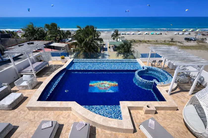 exclusive beach mansion - Image 1