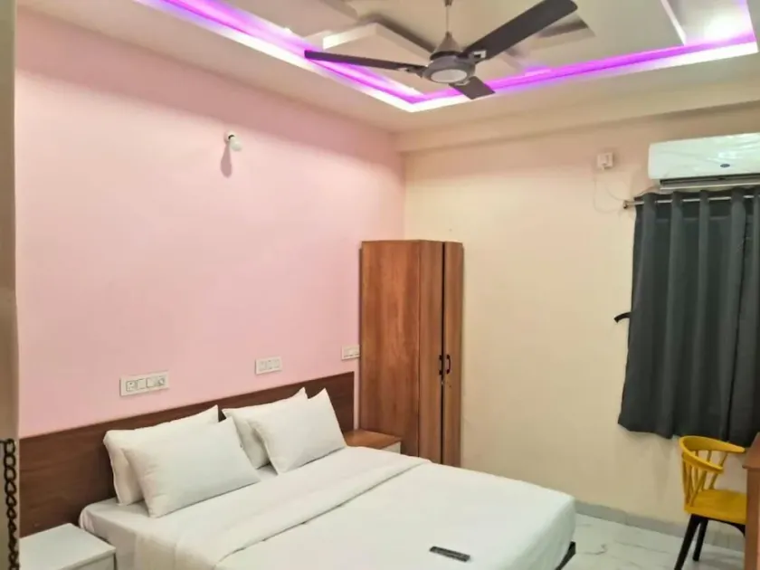 C Suites1247 Diamond - Image 1