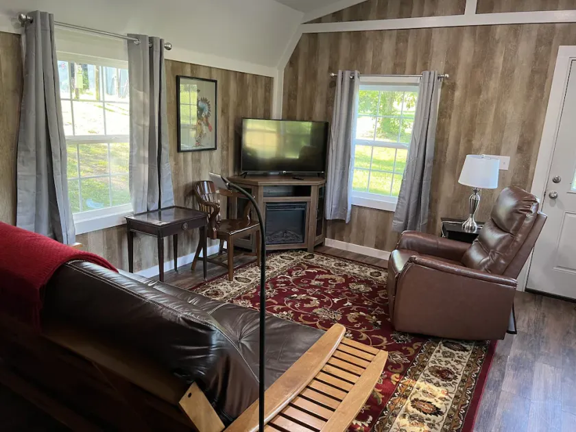 Cozy 2 Bedroom Guesthouse at High Corner Farm - Image 1