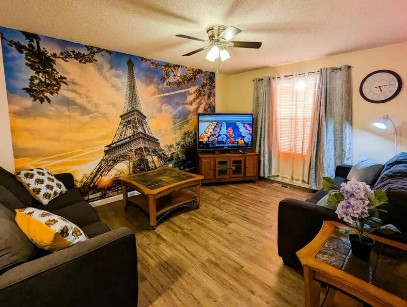 Maison spacieuse et confortable de 3 chambres au coeur d'Overland Park - Image 1