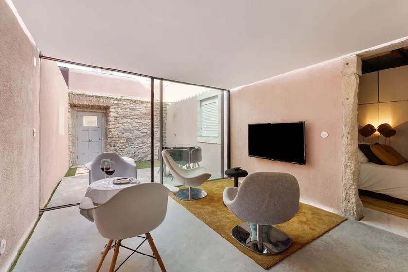 Appartamento 'LxFactory Terrace Lisbon Loft' con terrazza e Wi-Fi - Image 1