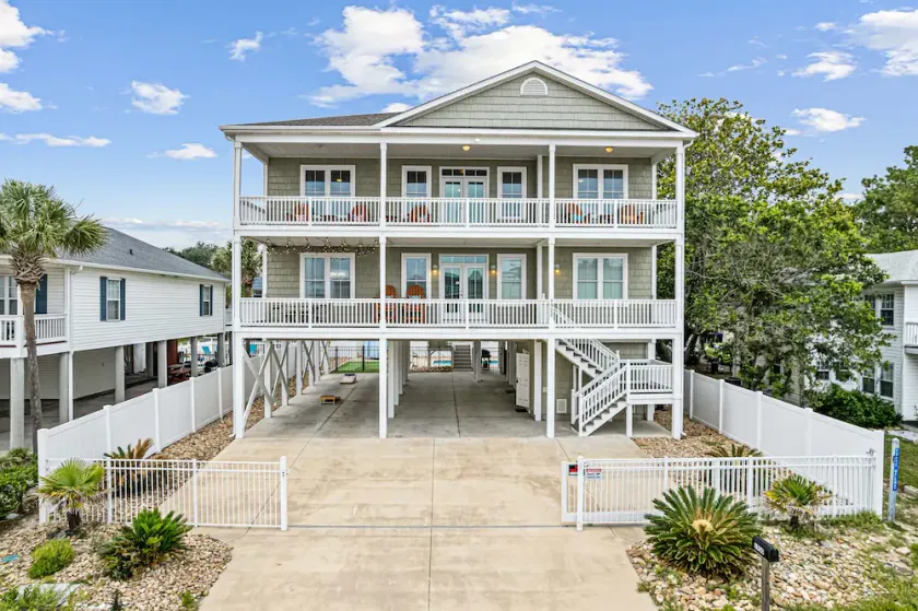 Luxe Home w/ Free Htd Pool, 50 Steps to Beach, Elevator, Putting Green, Tiki Bar - Image 1