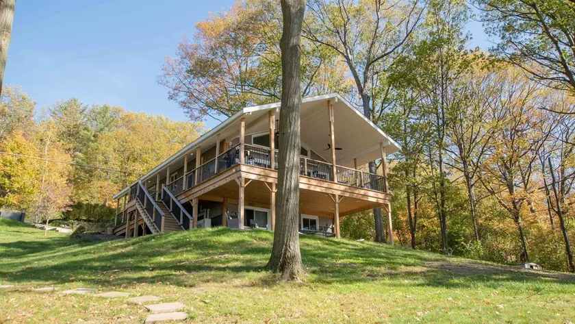 Peaceful Paradise: \"Gorgeous Cayuga Lake Views Near Ithaca!\" - Image 1