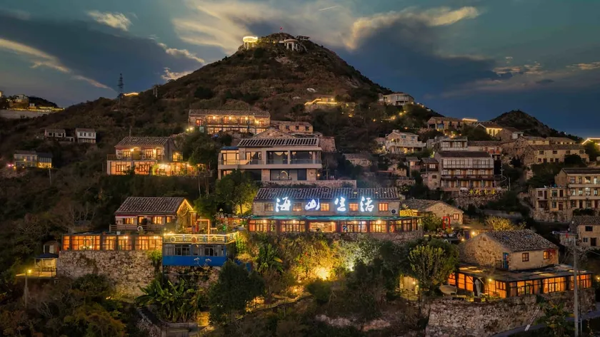 Aurora Rock Villa Resort - Image 1
