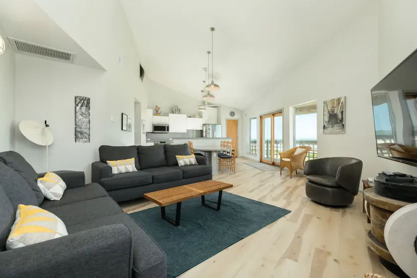 Classic Beachfront Home w/ Gulf Views - Steps from Sand & Surf + Budget Friendly - Image 1